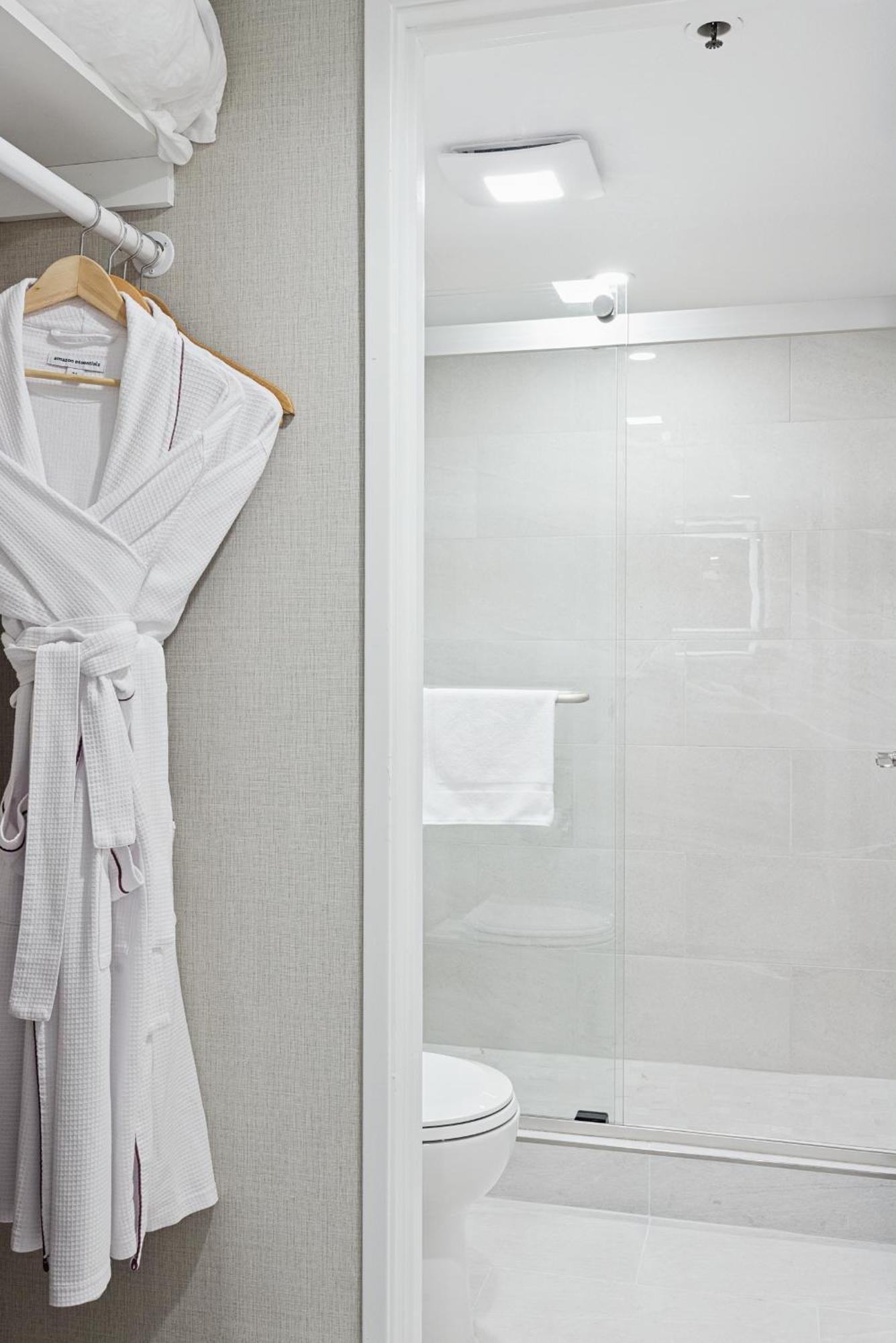 מורו ביי 456 Embarcadero Inn & Suites מראה חיצוני תמונה