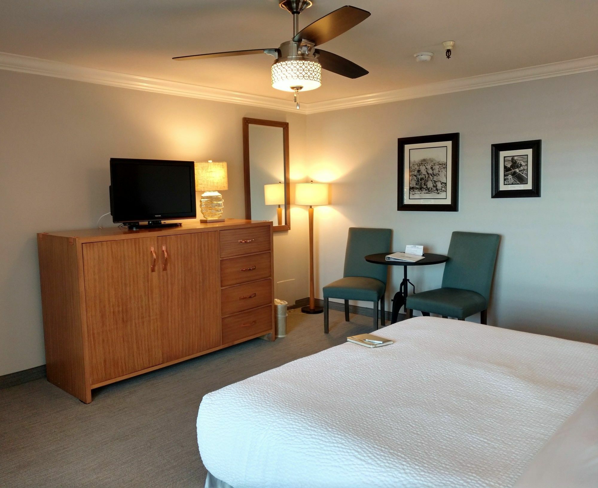 מורו ביי 456 Embarcadero Inn & Suites מראה חיצוני תמונה